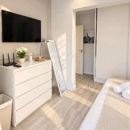 Pearl Apartment *