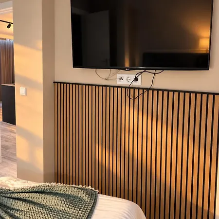 Pearl Apartment *